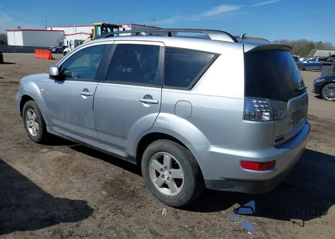 2010 Mitsubishi Outlander Es z USA, uszkodzony, nr VIN JA4AT2AW6AZ016205